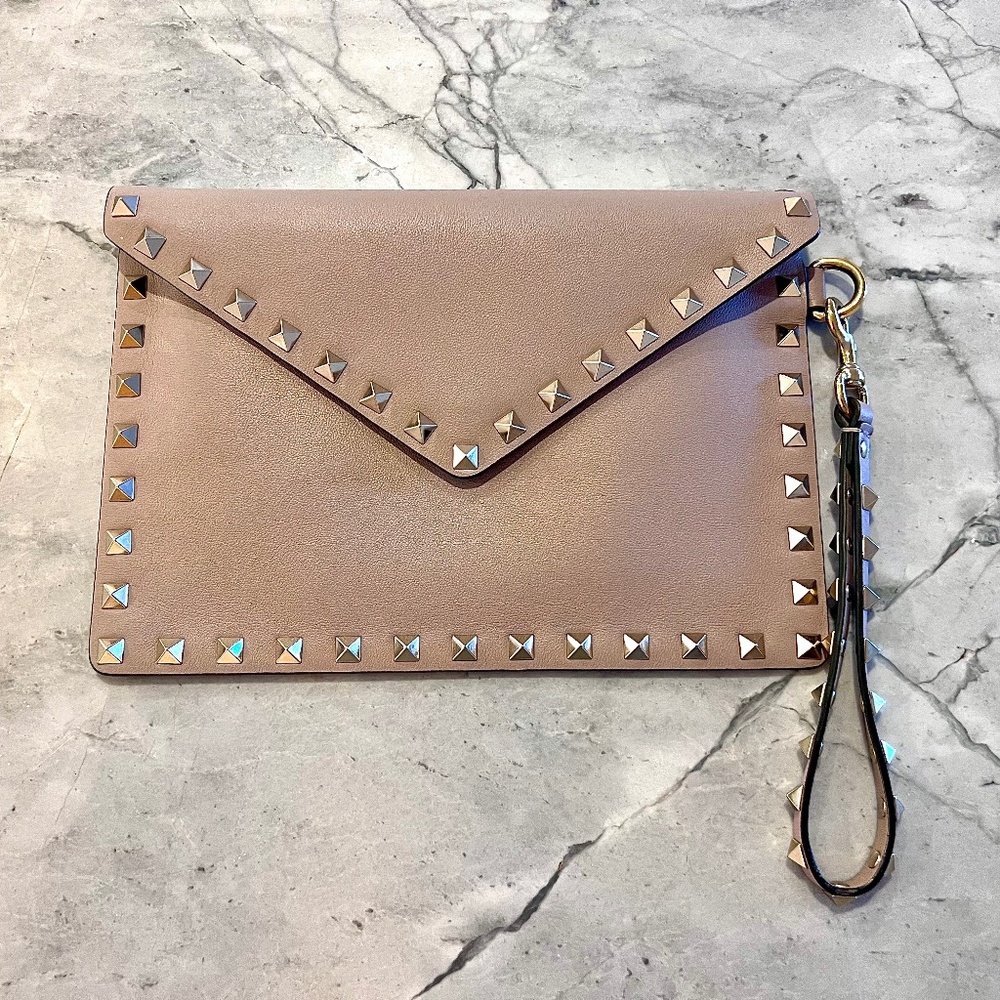VALENTINO ROCKSTUD CALFSKIN CLUTCH - LIKE NEW
